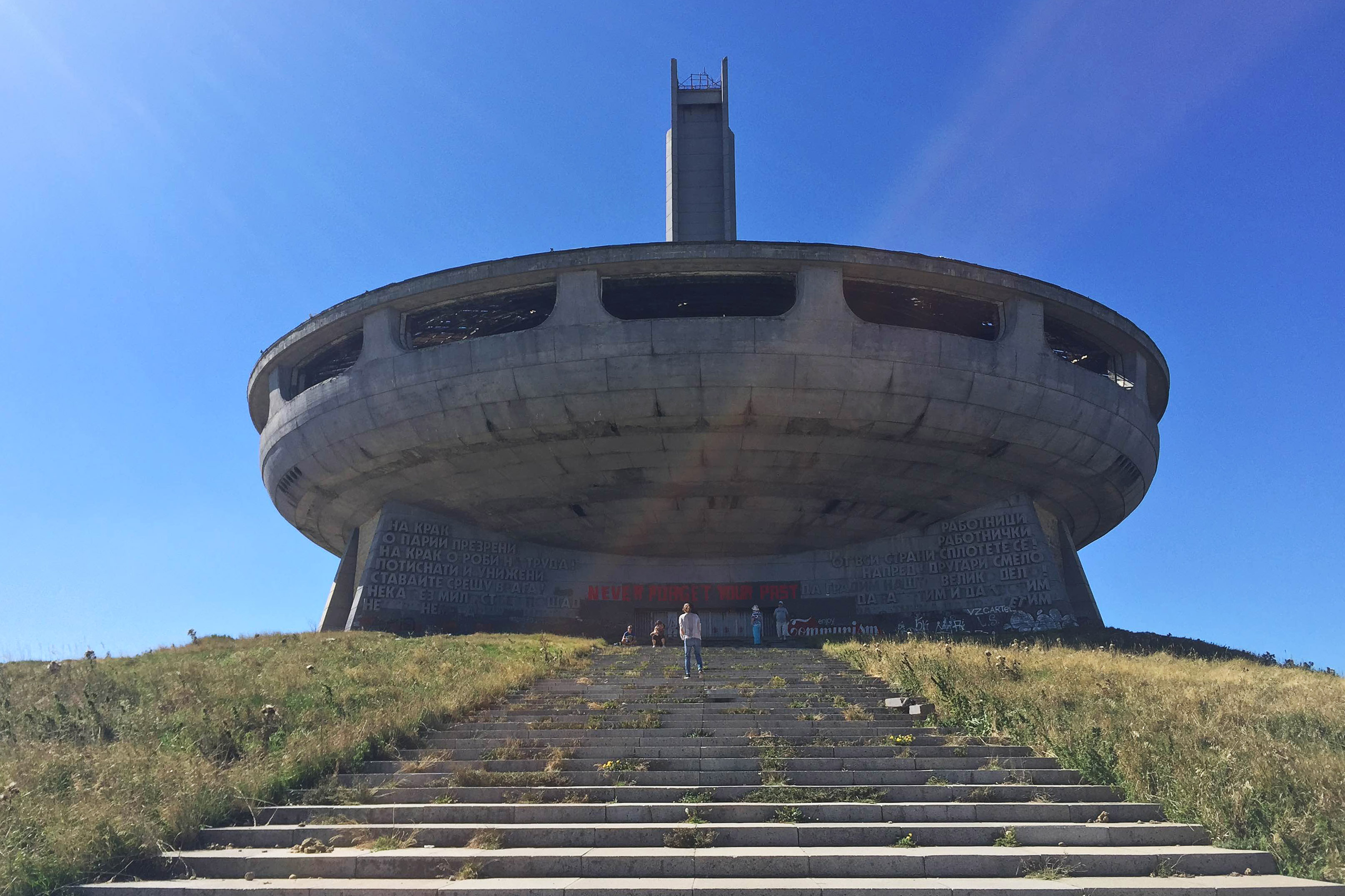 neverforgetyourpast01