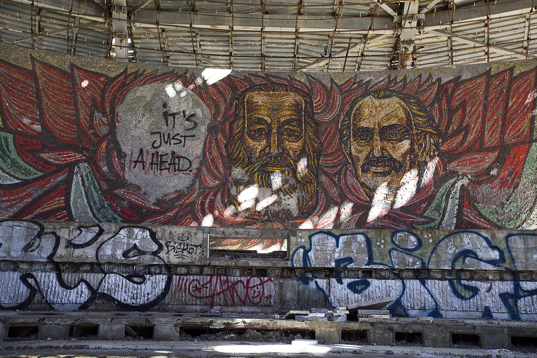 neverforgetyourpast05